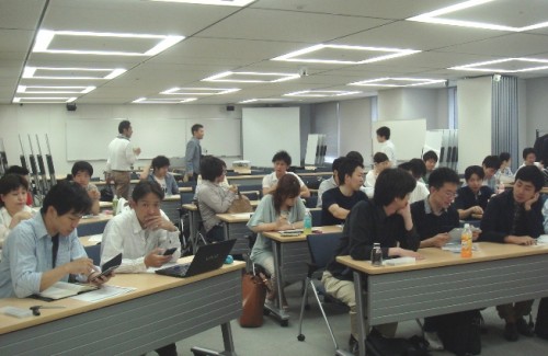 入学式以来　久しぶりに、2012期生が一堂に会しました。開始前から和やかムード。