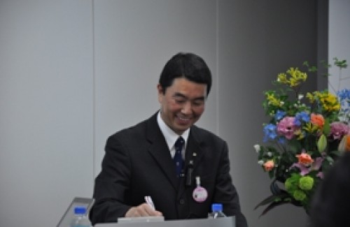 ときおり、笑みもこぼれます。
