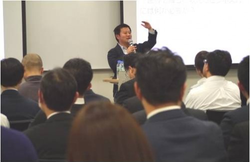 楽しいお話に会場の皆さんが引き込まれました。