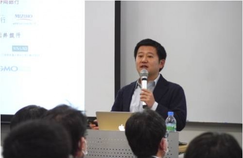 会社の成り立ちや取り組みなどお話いただきました。