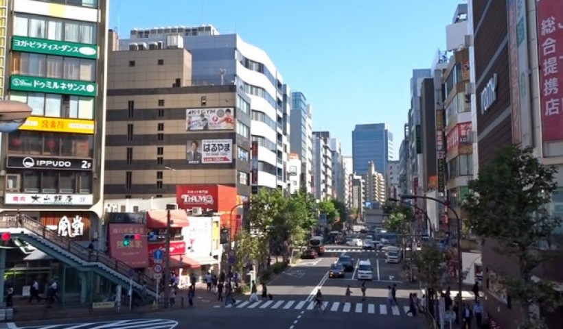 卒業生,在校生が中心で運営されている「にしなかバレーの大イベント」が日経産業新聞1面で紹介され...