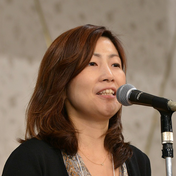 庵原リサさん